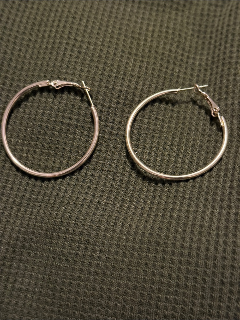 Classic Gold Hoop Earrings - Sleek Women's Hoops